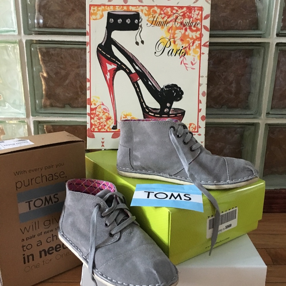 Tom’s boots